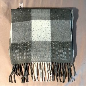 VICTORIA SECRET WINTER ANGEL COLLECTION SCARF